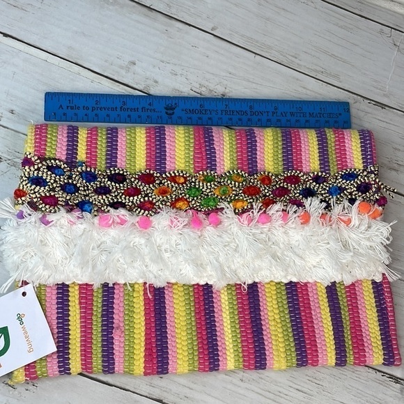 NWT Colorful Handmade Woven Fringed Boho Clutch - Picture 5 of 10